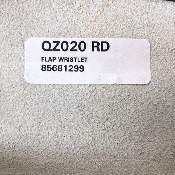 Vintage NWT wristlet - Picture 4 of 8